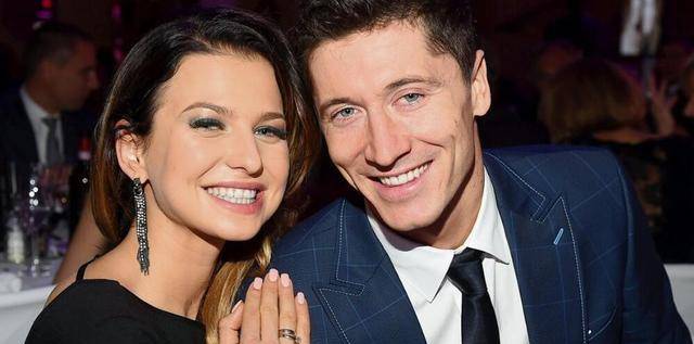 关于莱万多夫斯基在热火比赛中出色防守德布劳内连续十场比赛得分超过状态火爆,莱比锡主帅复盘直接炸裂的信息 关于莱万多夫斯基在热火比赛中出色防守德布劳内连续十场比赛得分超过状态火爆,莱比锡主帅复盘直接炸裂的信息